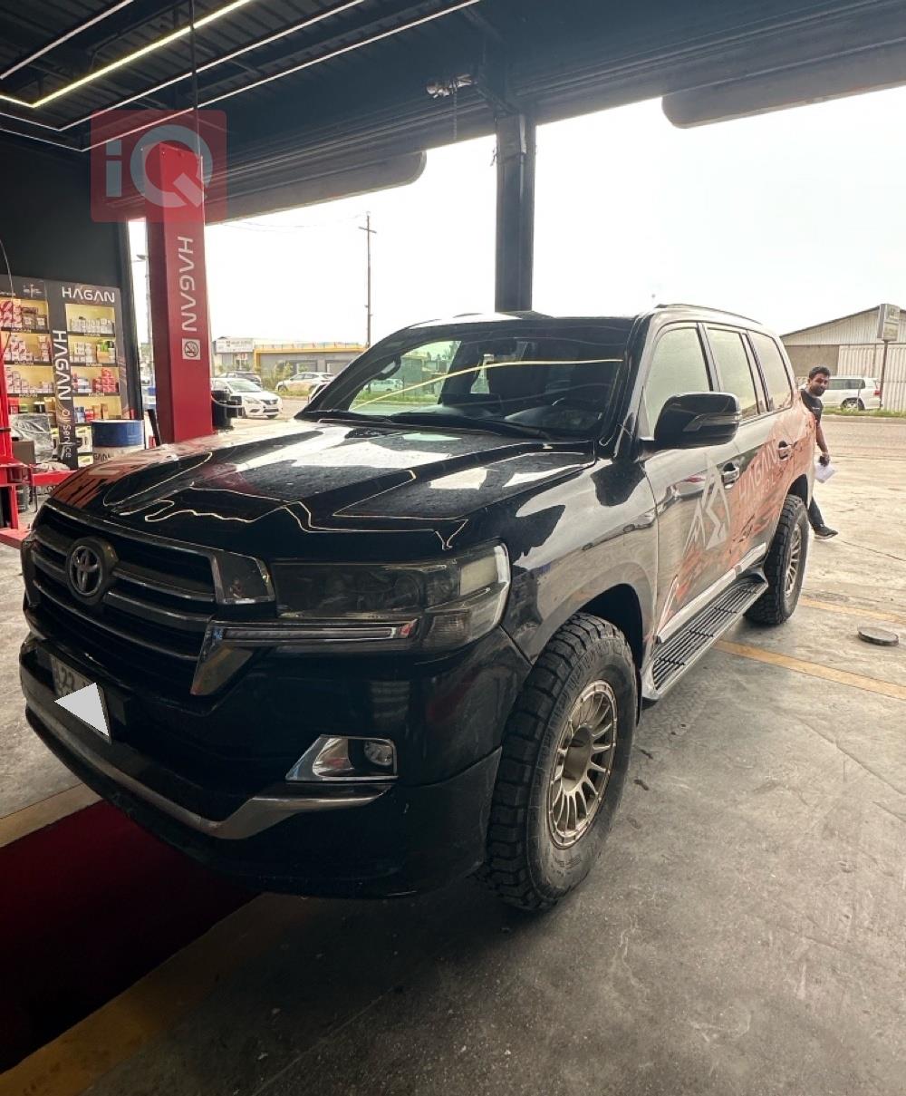 تويوتا لاندكروزر